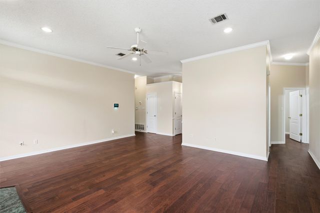 621 Yukon Pass Drive, Hewitt, TX 76643