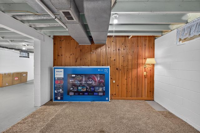 1306 W 6th Street, Cedar Falls, IA 50613