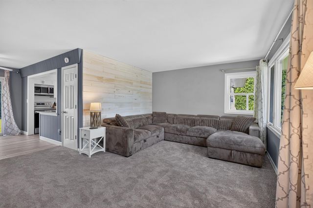 1306 W 6th Street, Cedar Falls, IA 50613