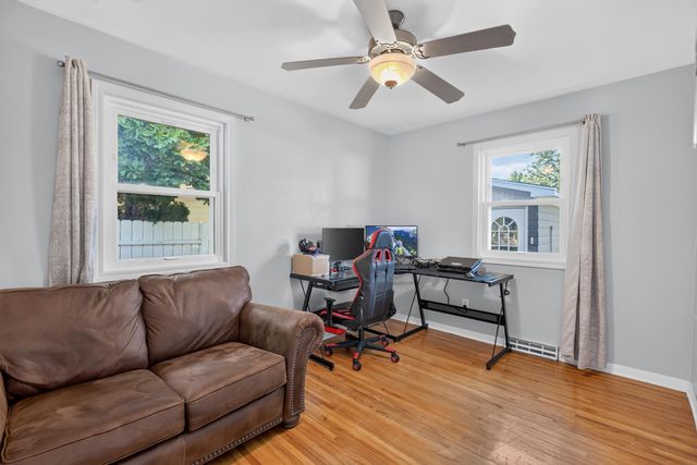 1306 W 6th Street, Cedar Falls, IA 50613