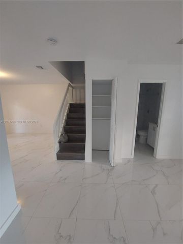 1125 NE 210th Ter, Miami, FL 33179