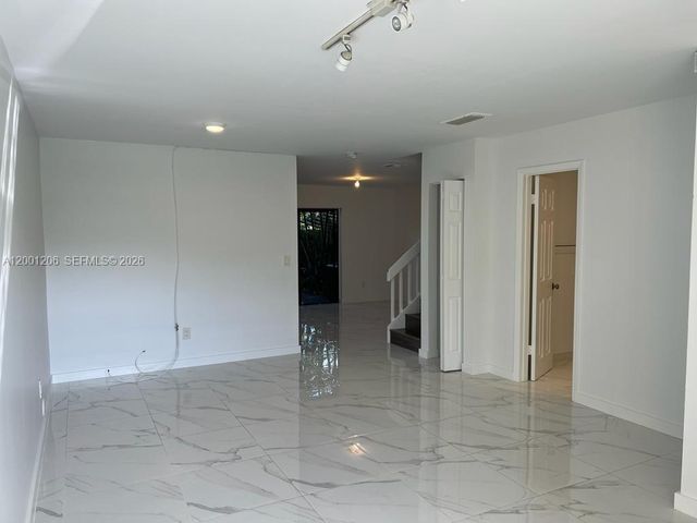 1125 NE 210th Ter, Miami, FL 33179