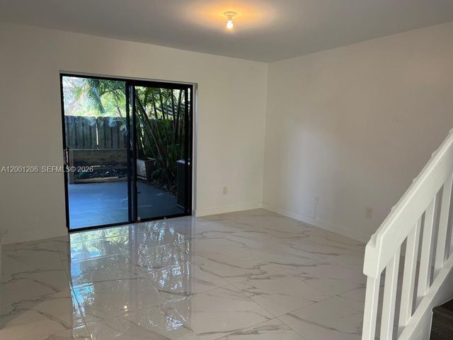 1125 NE 210th Ter, Miami, FL 33179