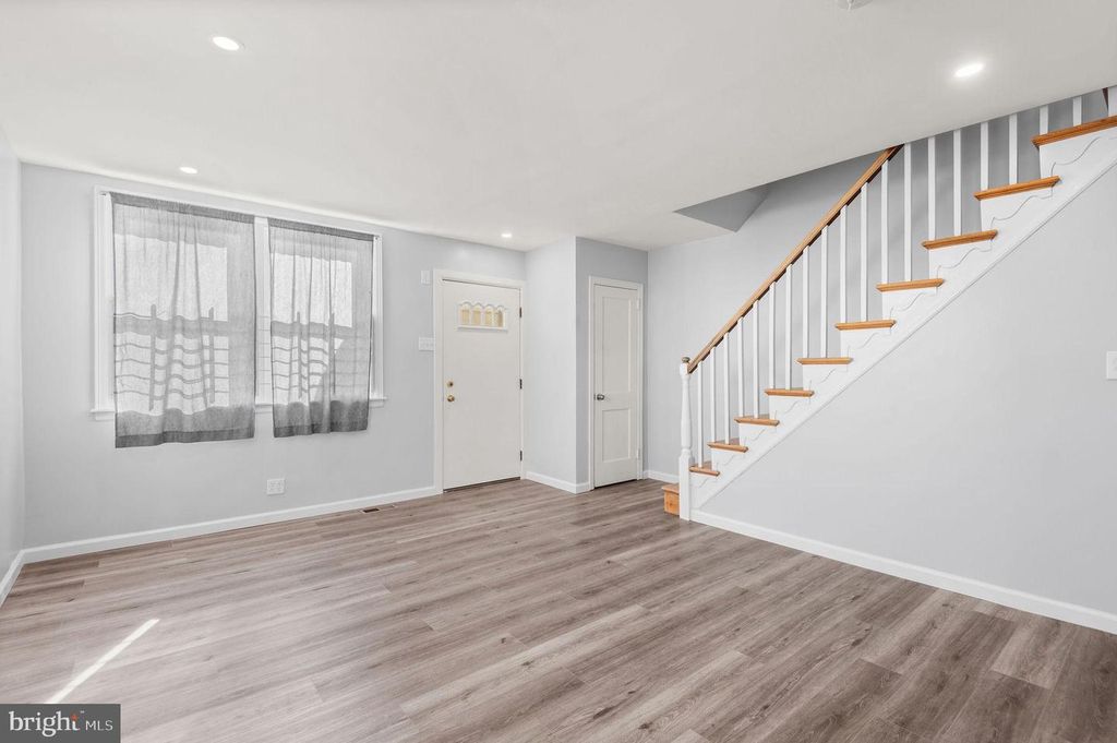 1870 PRATT ST, PHILADELPHIA, PA 19124 — photo 4