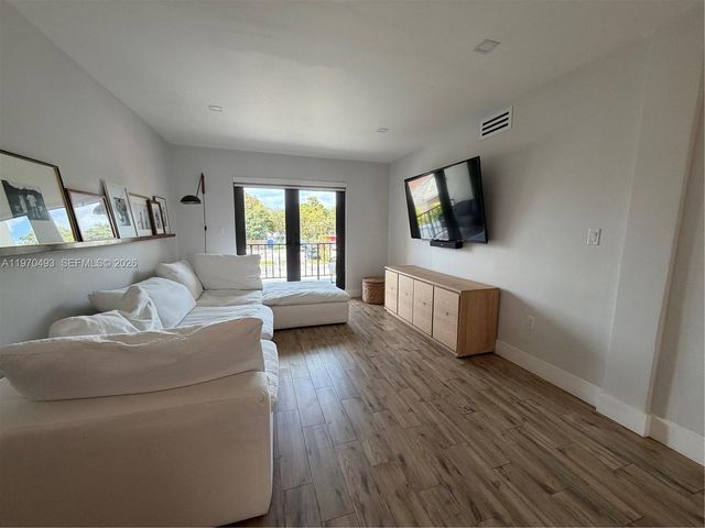 3800 Palm Ave 217, Hialeah, FL 33012