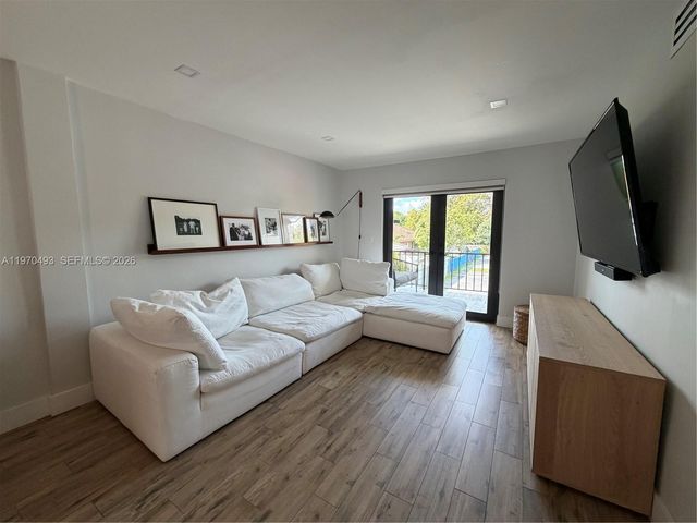 3800 Palm Ave 217, Hialeah, FL 33012