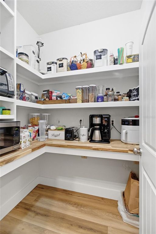 Image 13 of property listing at 565 MORGAN WOOD DRIVE, Deland, FL 32724