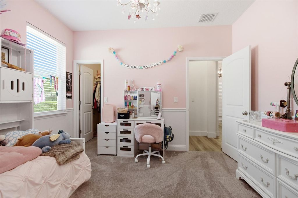 Image 19 of property listing at 565 MORGAN WOOD DRIVE, Deland, FL 32724