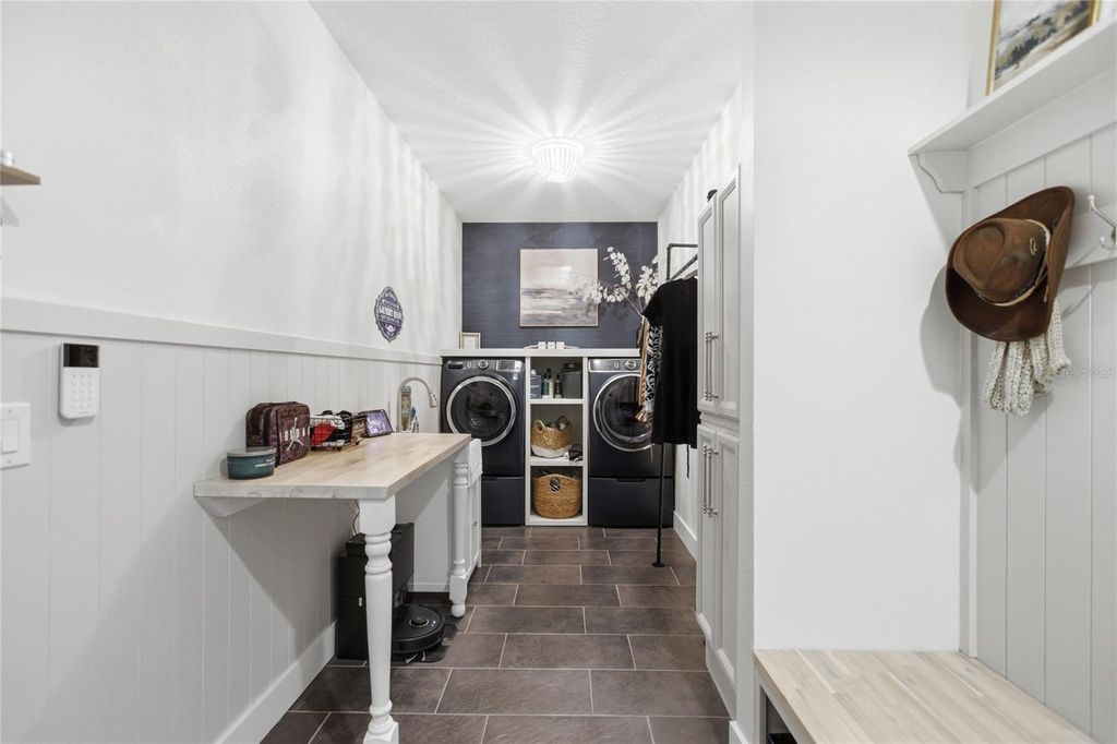 Image 30 of property listing at 565 MORGAN WOOD DRIVE, Deland, FL 32724