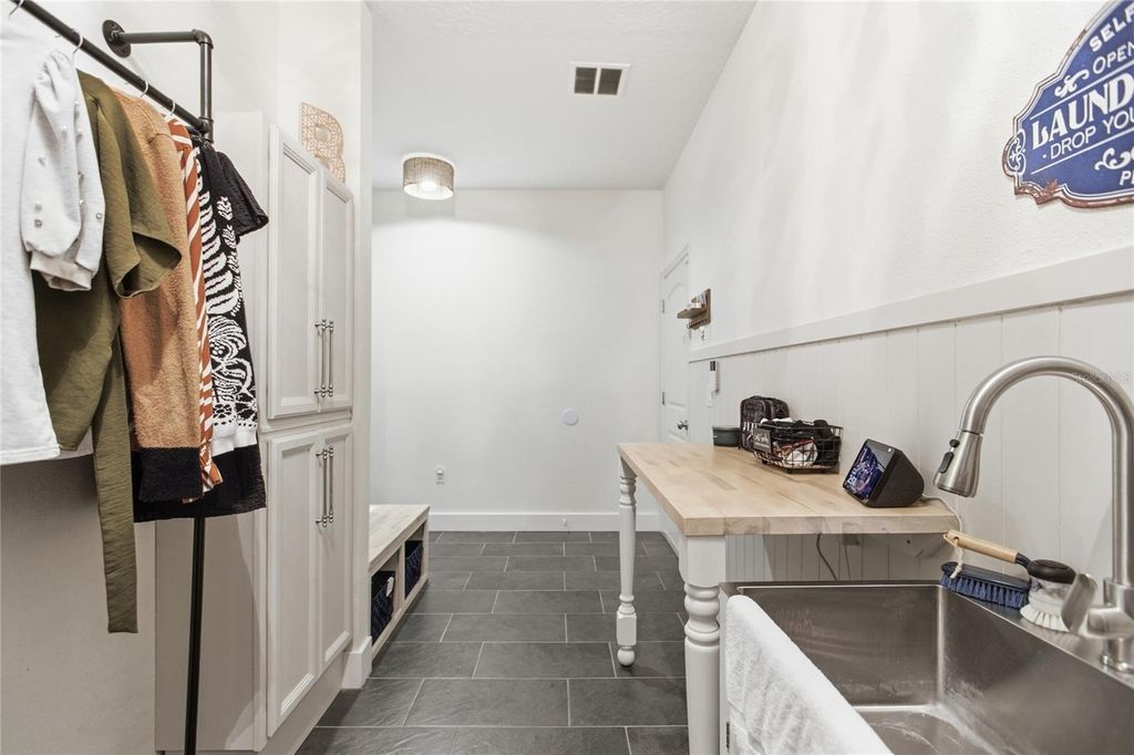 Image 31 of property listing at 565 MORGAN WOOD DRIVE, Deland, FL 32724