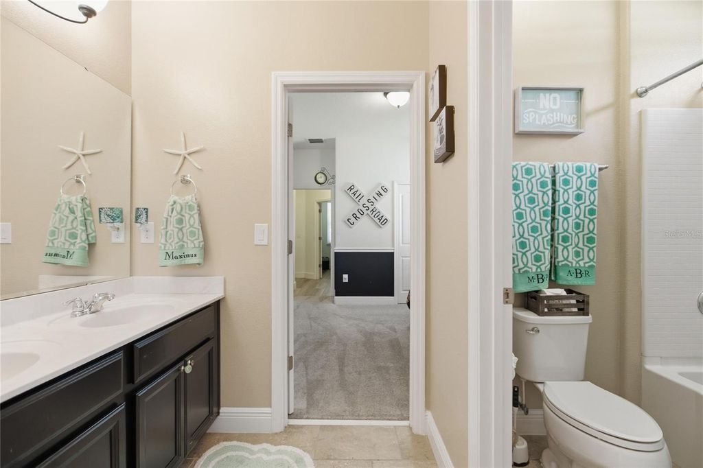 Image 33 of property listing at 565 MORGAN WOOD DRIVE, Deland, FL 32724