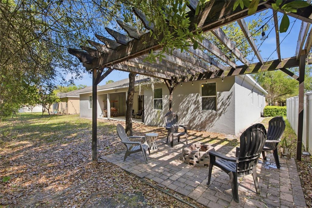 Image 40 of property listing at 565 MORGAN WOOD DRIVE, Deland, FL 32724