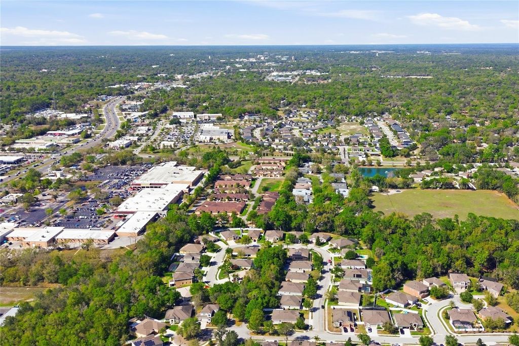 Image 43 of property listing at 565 MORGAN WOOD DRIVE, Deland, FL 32724