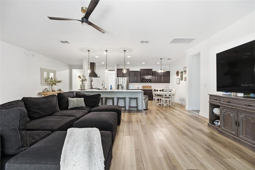 Image 9 of property listing at 565 MORGAN WOOD DRIVE, Deland, FL 32724