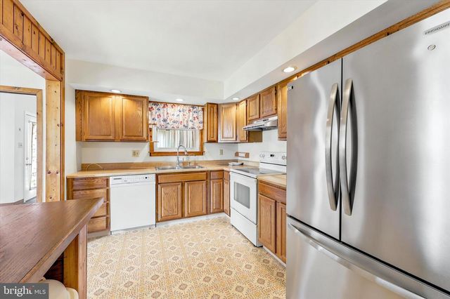 150 MONTGOMERY AVE, Phoenixville, PA 19460