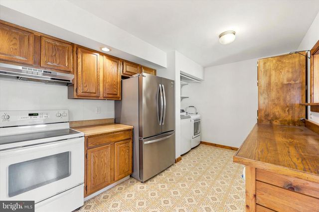 150 MONTGOMERY AVE, Phoenixville, PA 19460