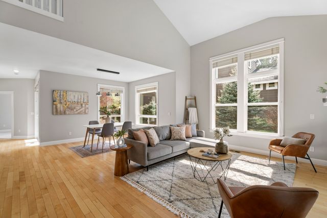 61425 Davis Lake Loop, Bend, OR 97702