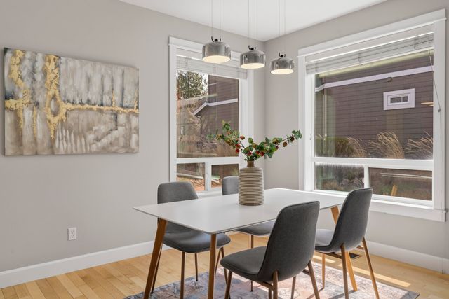 61425 Davis Lake Loop, Bend, OR 97702