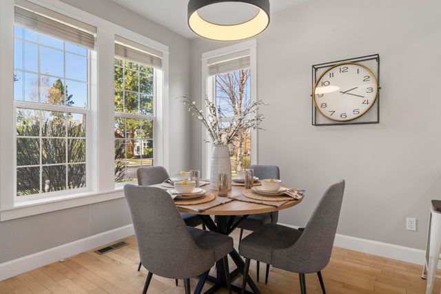 61425 Davis Lake Loop, Bend, OR 97702