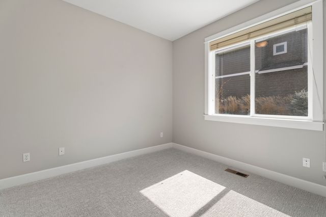 61425 Davis Lake Loop, Bend, OR 97702