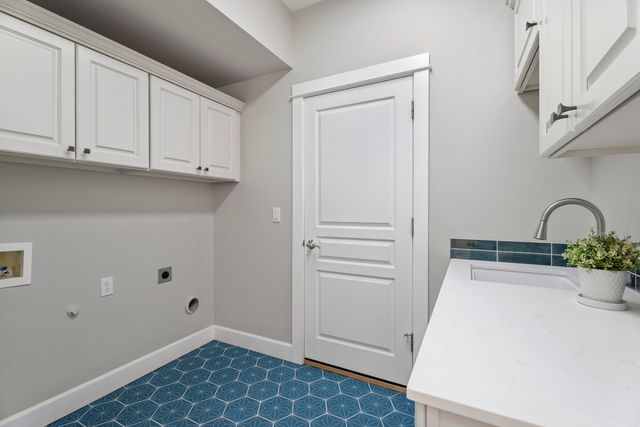 61425 Davis Lake Loop, Bend, OR 97702