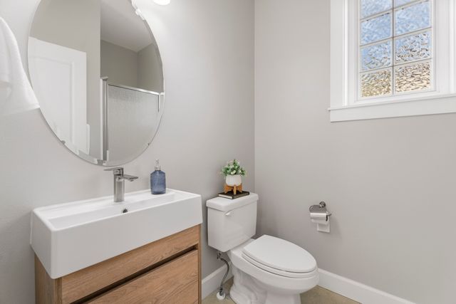 61425 Davis Lake Loop, Bend, OR 97702