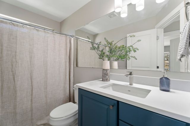 61425 Davis Lake Loop, Bend, OR 97702