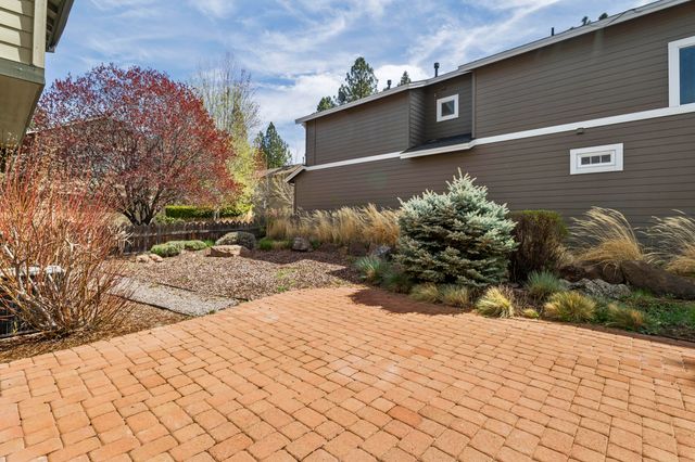 61425 Davis Lake Loop, Bend, OR 97702