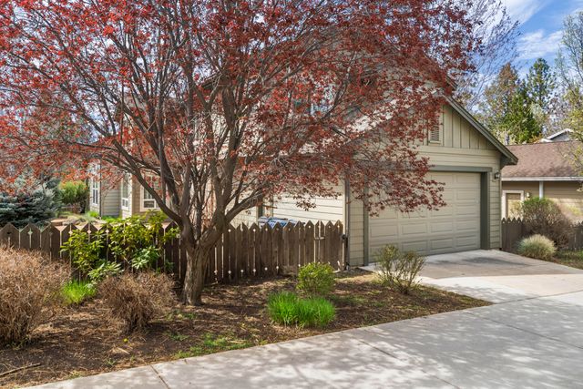 61425 Davis Lake Loop, Bend, OR 97702