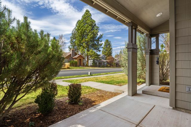 61425 Davis Lake Loop, Bend, OR 97702