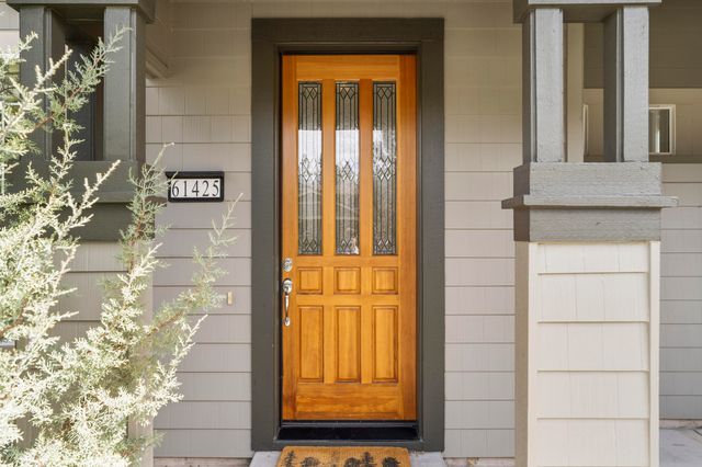 61425 Davis Lake Loop, Bend, OR 97702