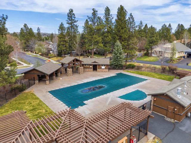 61425 Davis Lake Loop, Bend, OR 97702