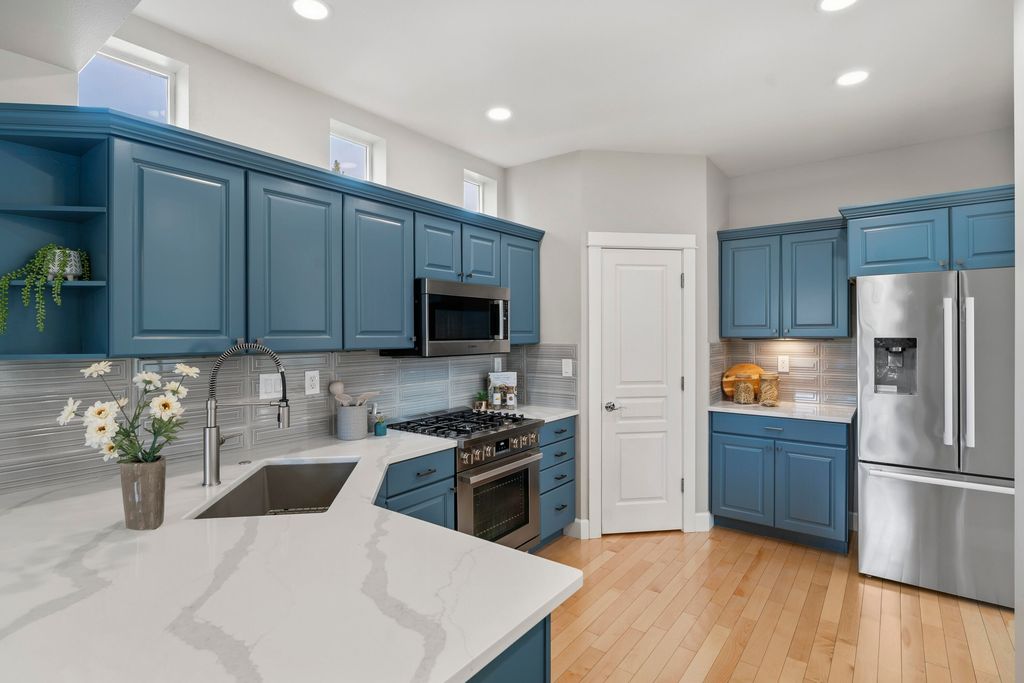 61425 Davis Lake Loop, Bend, OR 97702