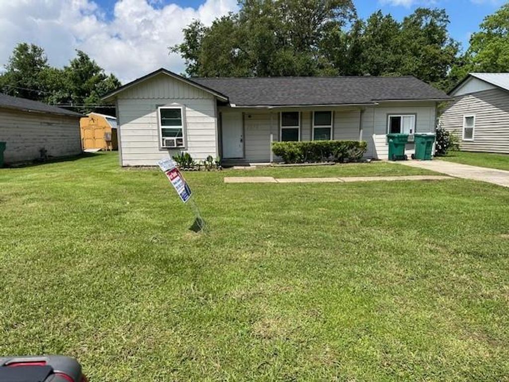 2227 Westway Street, Orange, TX 77630