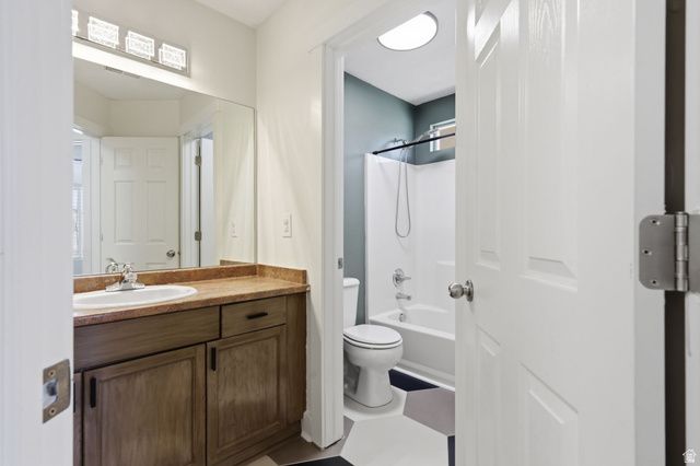 15119 S EAGLE CHASE DR, Draper, UT 84020