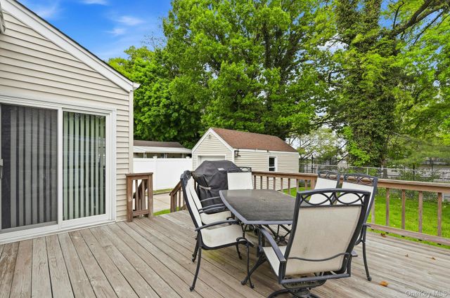 257 Jefferson Street, Franklin Square, NY 11010