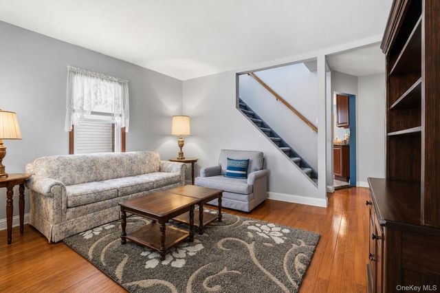 257 Jefferson Street, Franklin Square, NY 11010