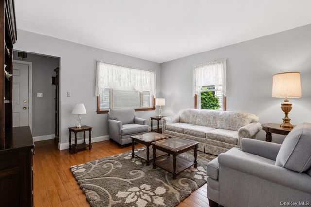 257 Jefferson Street, Franklin Square, NY 11010