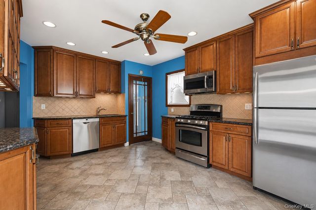 257 Jefferson Street, Franklin Square, NY 11010