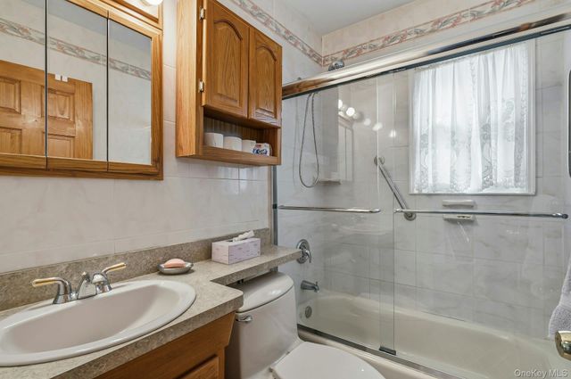 257 Jefferson Street, Franklin Square, NY 11010