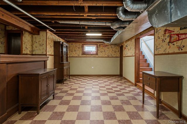 257 Jefferson Street, Franklin Square, NY 11010
