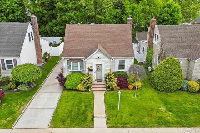 257 Jefferson Street, Franklin Square, NY 11010