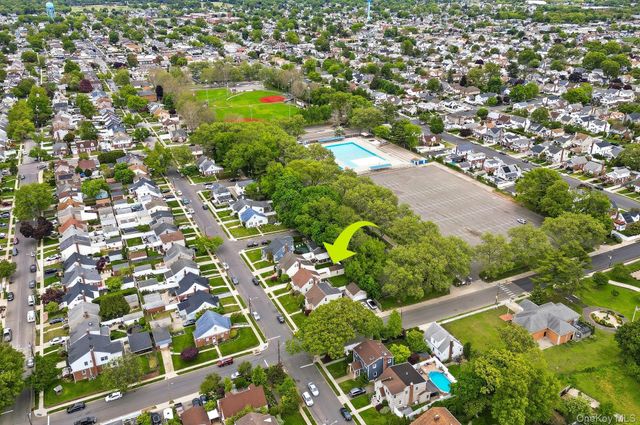 257 Jefferson Street, Franklin Square, NY 11010