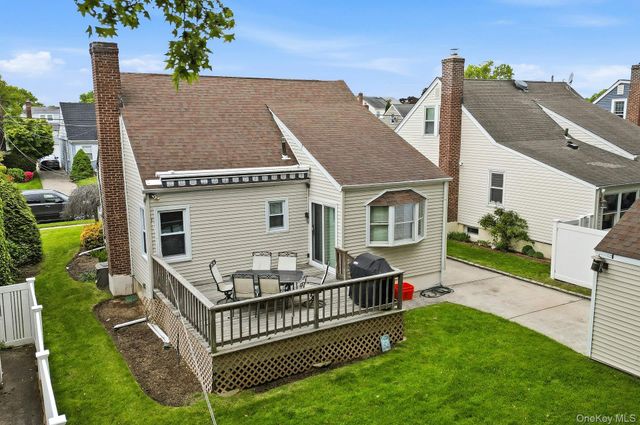 257 Jefferson Street, Franklin Square, NY 11010