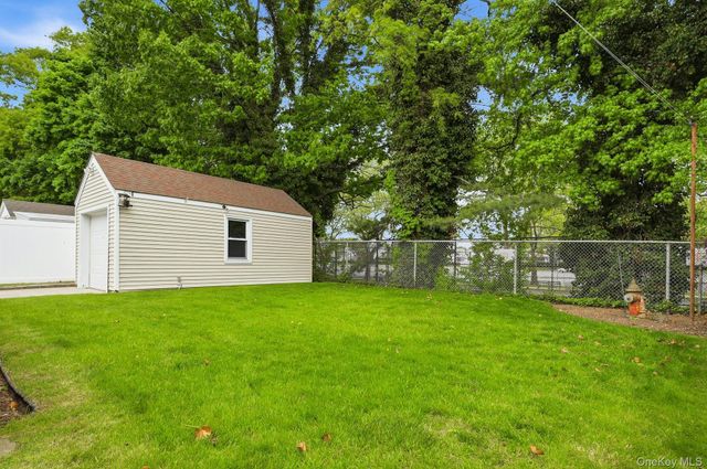 257 Jefferson Street, Franklin Square, NY 11010
