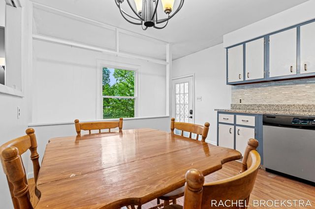 15703 Vineyard Drive, Spring Lake, MI 49456