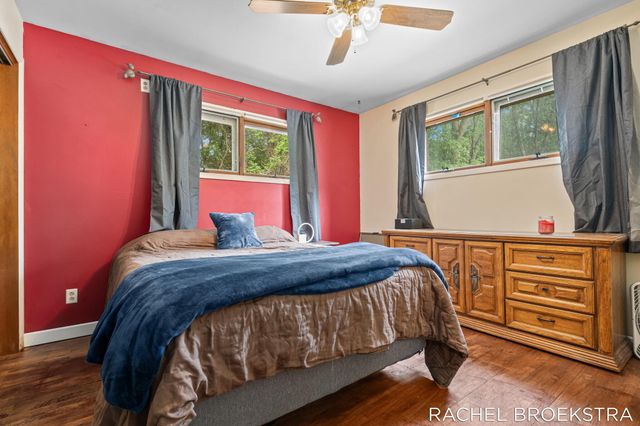 15703 Vineyard Drive, Spring Lake, MI 49456