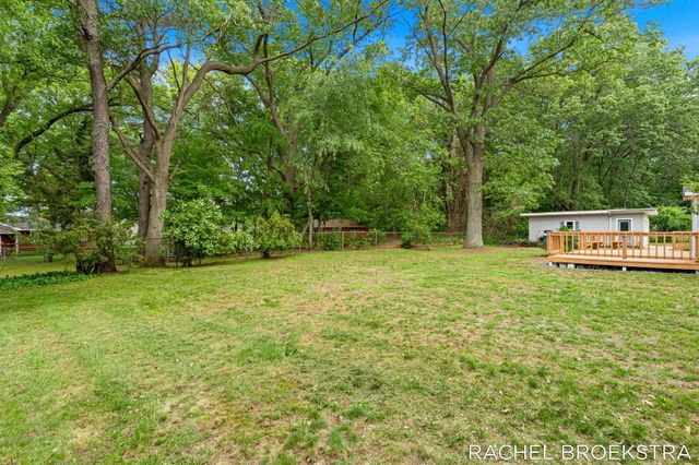 15703 Vineyard Drive, Spring Lake, MI 49456