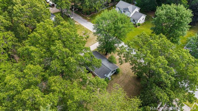 15703 Vineyard Drive, Spring Lake, MI 49456