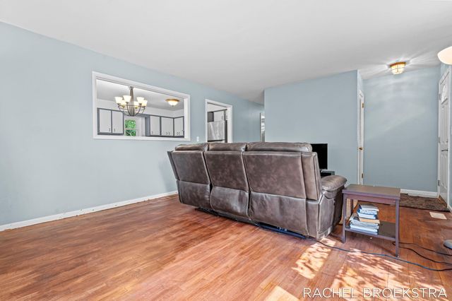 15703 Vineyard Drive, Spring Lake, MI 49456